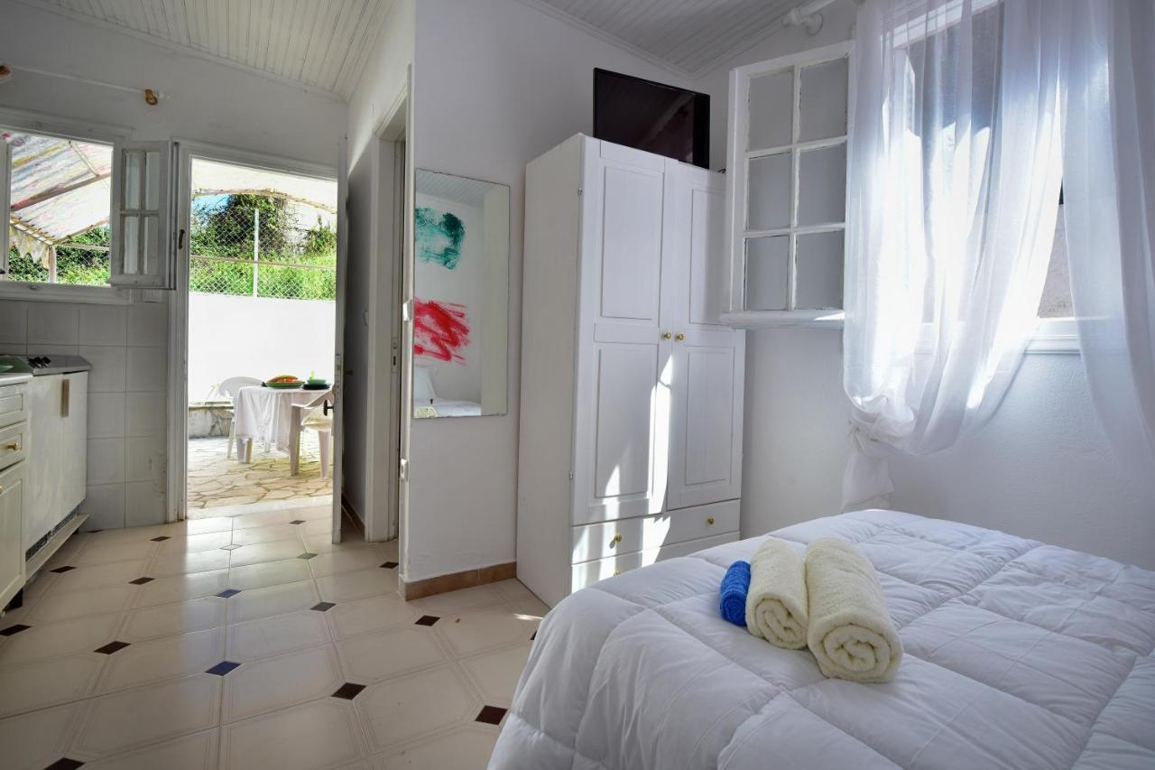 Merlyn Rooms Into The Nature, 100M From The Beach Dafnila Esterno foto