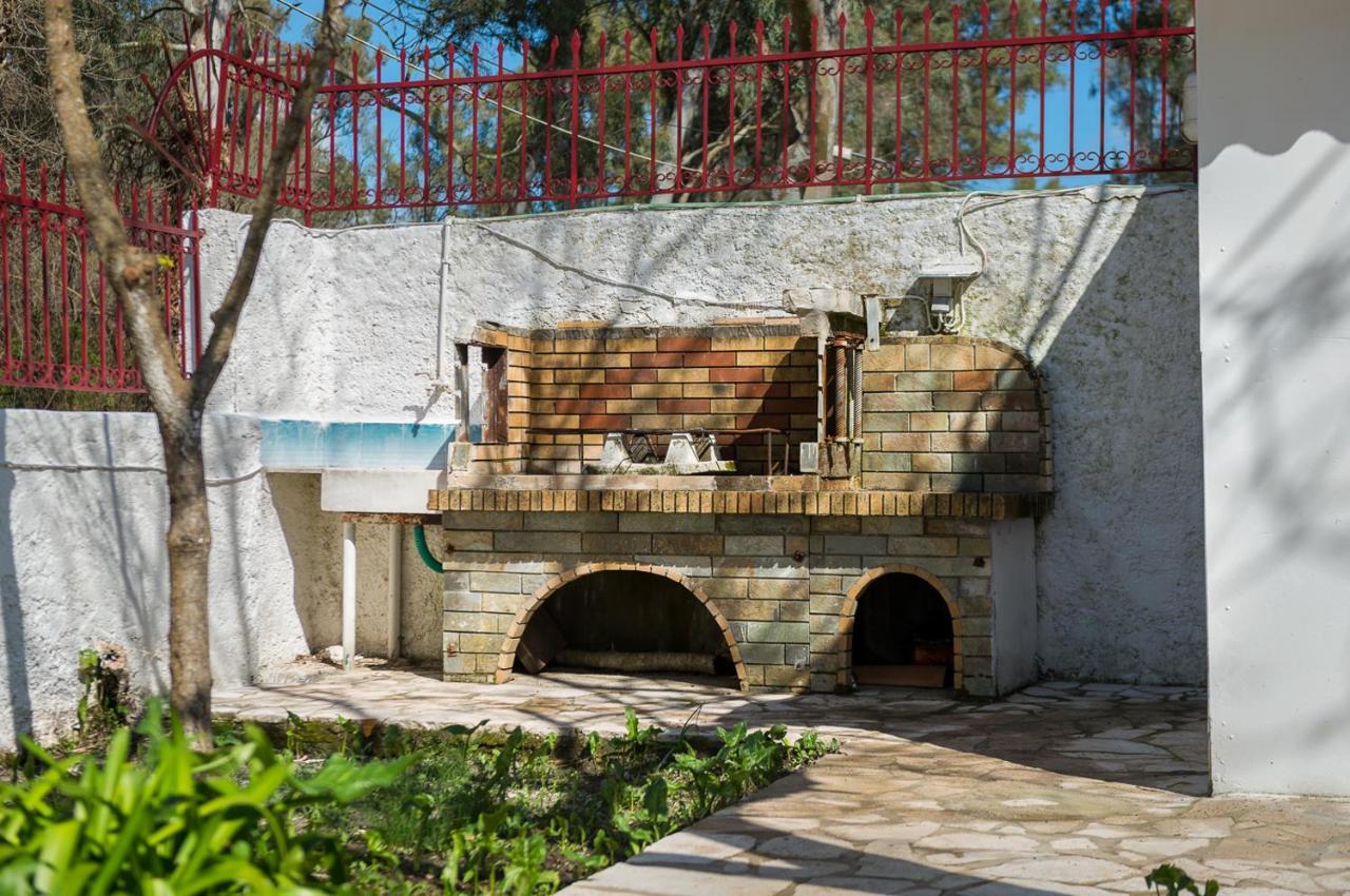 Merlyn Rooms Into The Nature, 100M From The Beach Dafnila Esterno foto